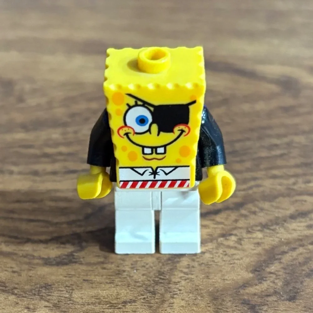LEGO SpongeBob SquarePants Tuxedo Minifigure with Eye Patch bob010 and Clam